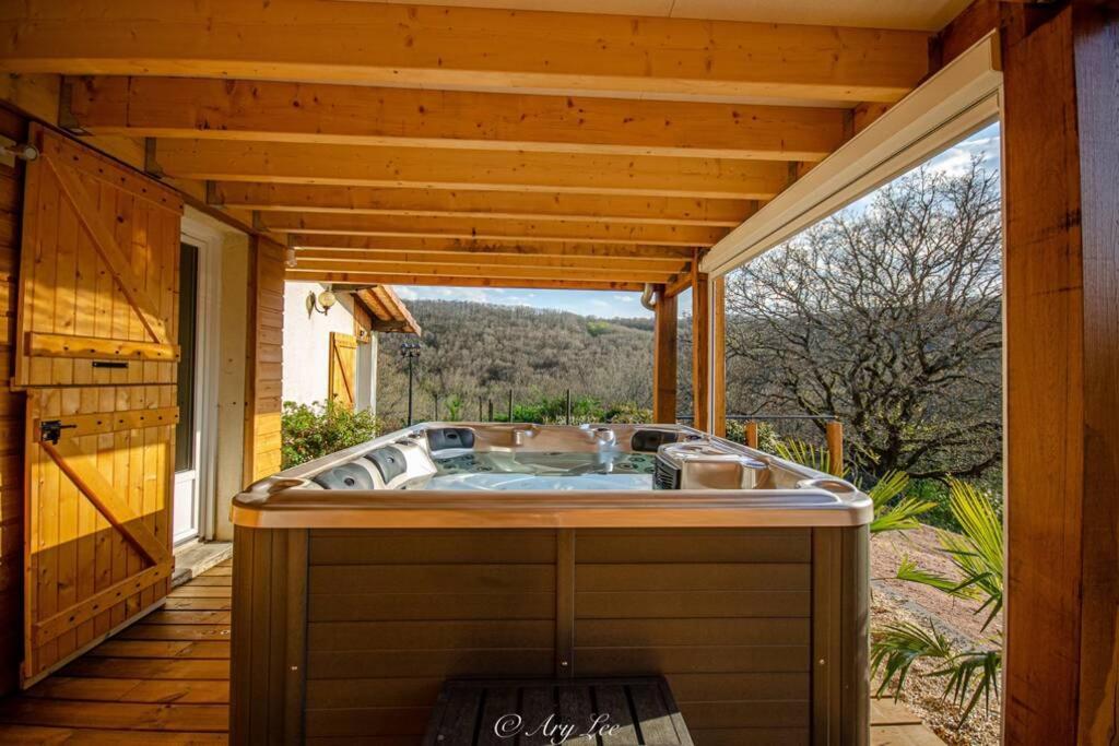 Gite Du Mont Plaisir Villa Chouvigny Екстериор снимка